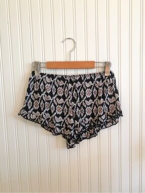 Brandy Melville Flirty Ruffle Shorts